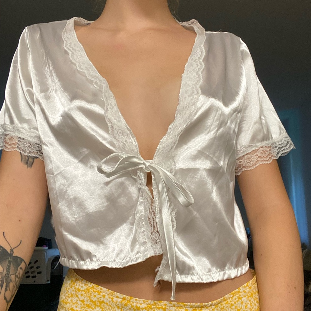 Lace trimmed cropped satin shirt